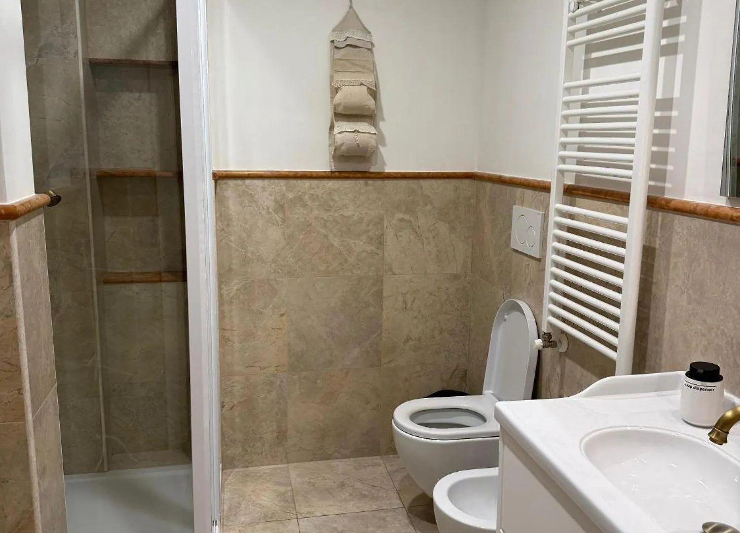 Luxury Apartment In Villa Rome