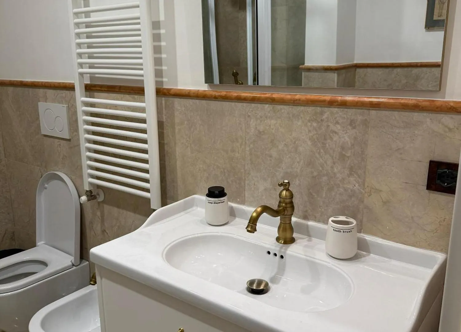Luxury Apartment In Villa Rome Italy